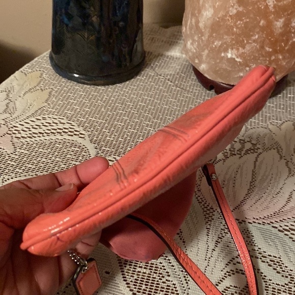 Coach Patent Leather Wristlet coral/pink - Picture 6 of 11